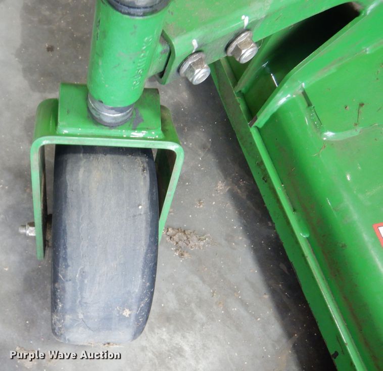image for item KS9967 John Deere 7 Iron Pro 72  mower Deck