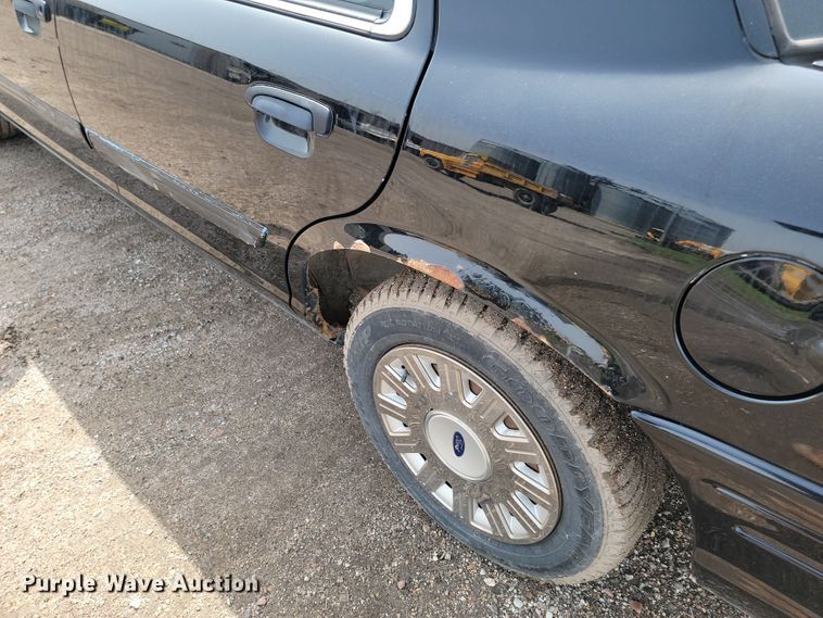 image for item KS9985 2011 Ford Crown Victoria Police Interceptor