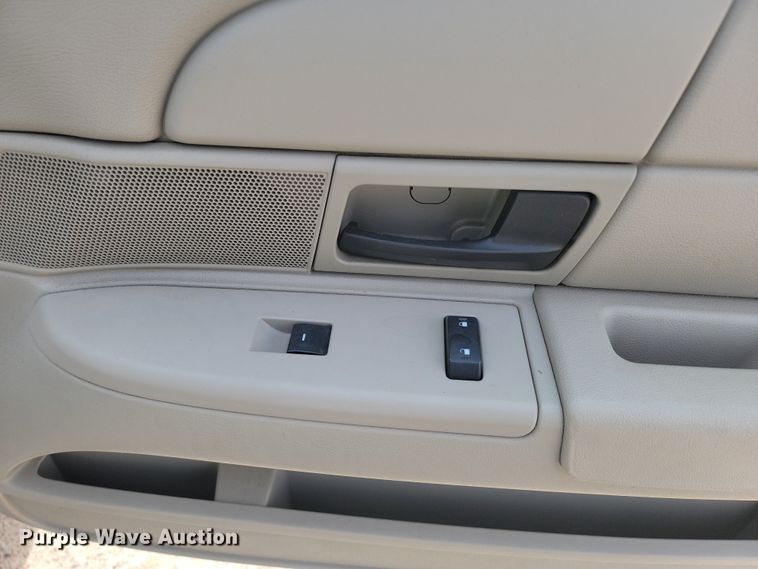 image for item KS9987 2011 Ford Crown Victoria Police Interceptor