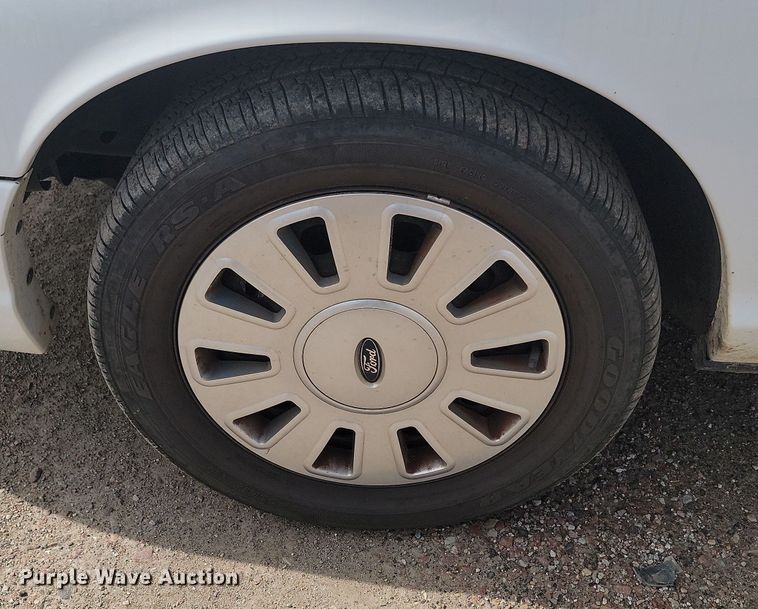 image for item KS9987 2011 Ford Crown Victoria Police Interceptor