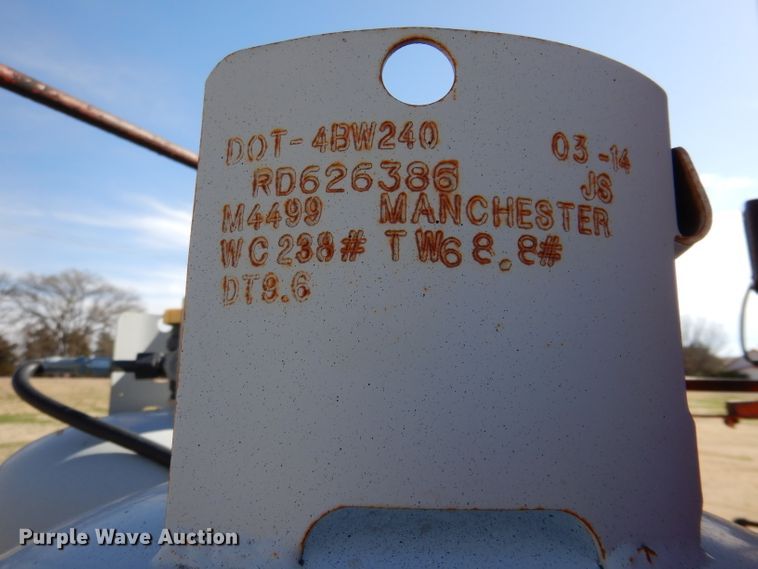 image for item LJ9947 1985 GMC Sierra 7000  oil distributor truck