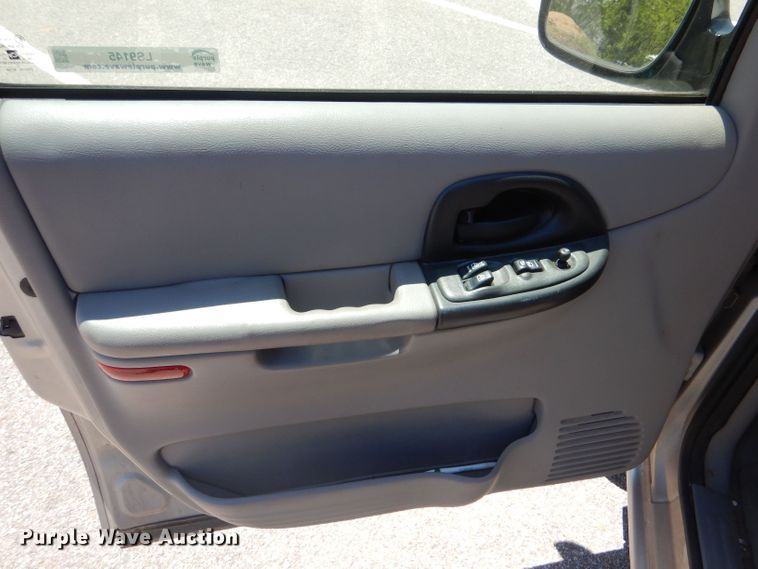 image for item LS9145 2005 Chevrolet Venture  van