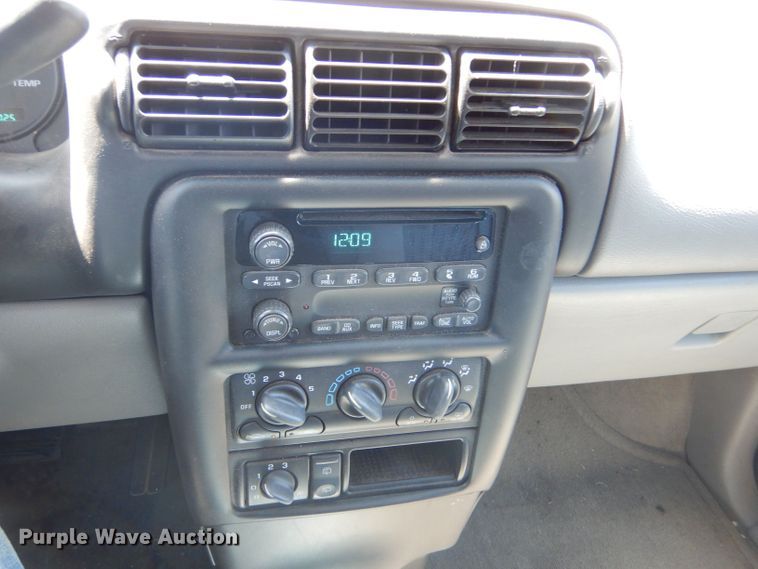 image for item LS9145 2005 Chevrolet Venture  van