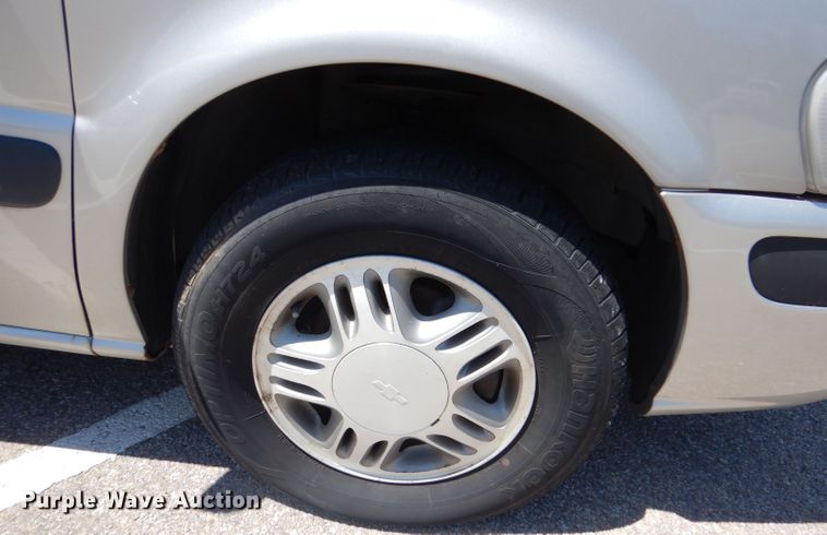 image for item LS9145 2005 Chevrolet Venture  van