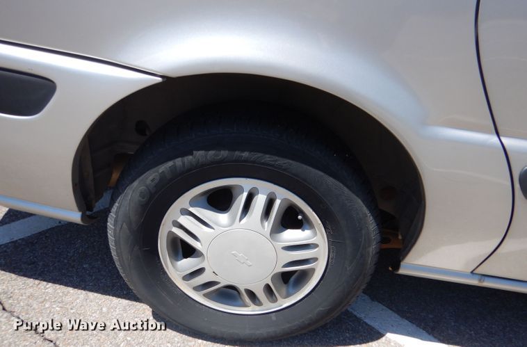 image for item LS9145 2005 Chevrolet Venture  van