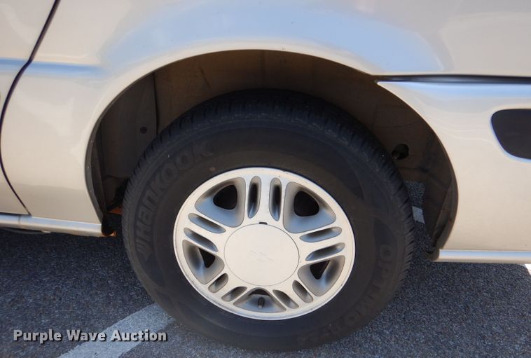 image for item LS9145 2005 Chevrolet Venture  van