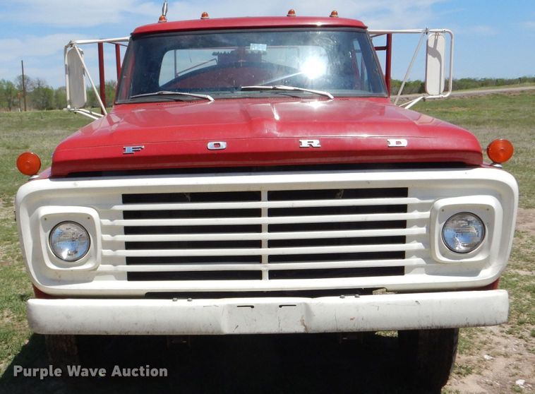 image for item LS9146 1970 Ford F600  tanker fire truck