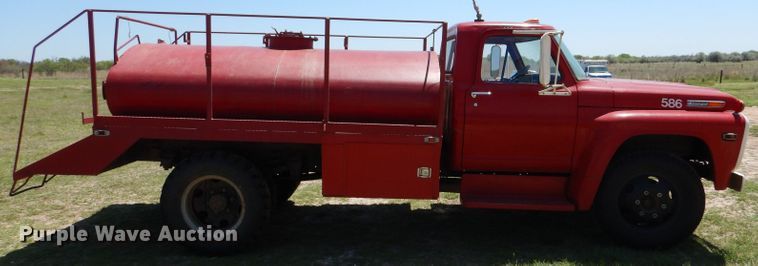 image for item LS9146 1970 Ford F600  tanker fire truck