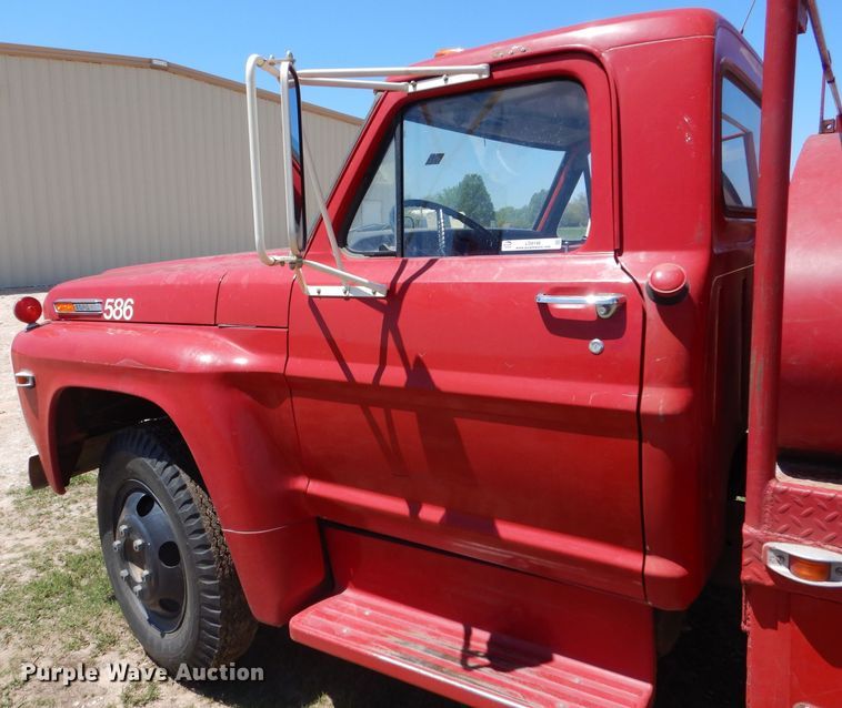 image for item LS9146 1970 Ford F600  tanker fire truck