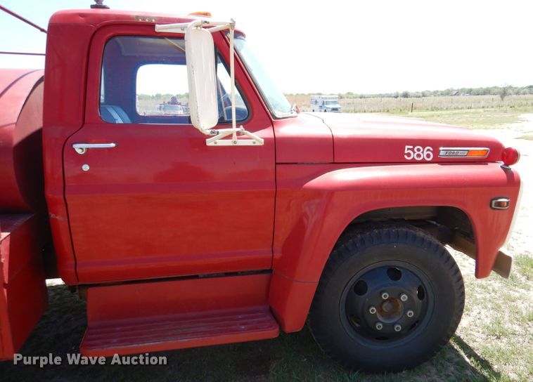 image for item LS9146 1970 Ford F600  tanker fire truck