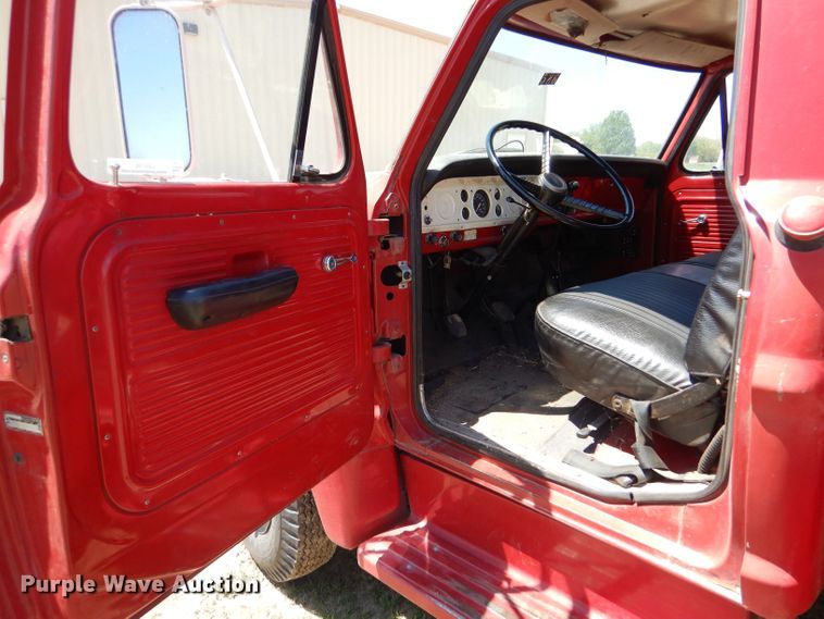 image for item LS9146 1970 Ford F600  tanker fire truck