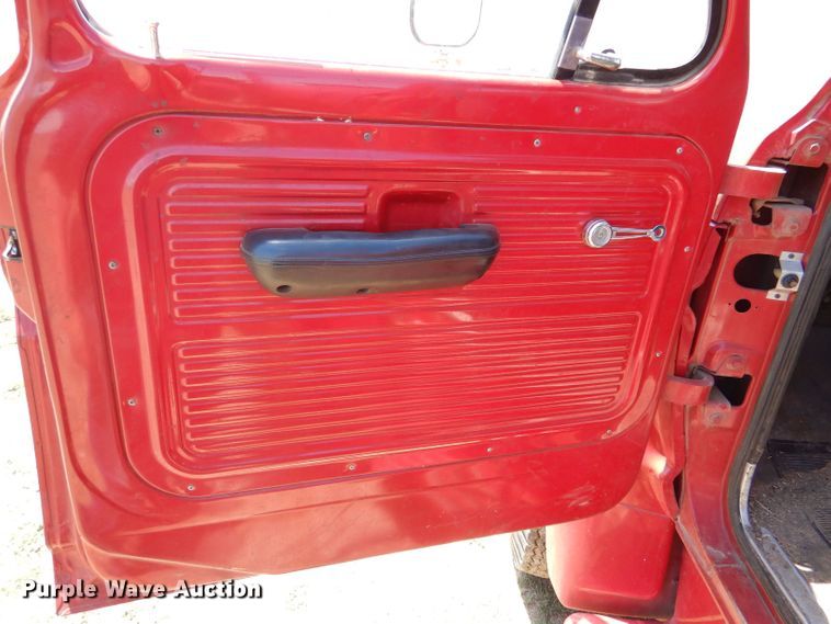 image for item LS9146 1970 Ford F600  tanker fire truck