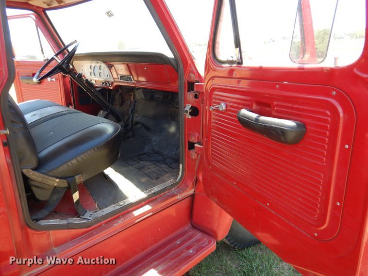 image for item LS9146 1970 Ford F600  tanker fire truck