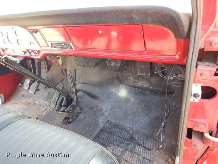 image for item LS9146 1970 Ford F600  tanker fire truck