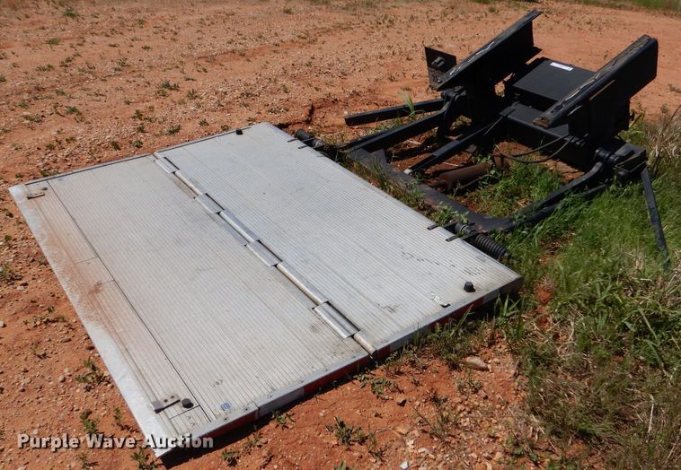 image for item LS9147 2015 Leyman LHLP3500G-8060CS end gate lift