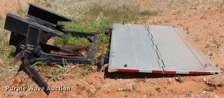 image for item LS9147 2015 Leyman LHLP3500G-8060CS end gate lift