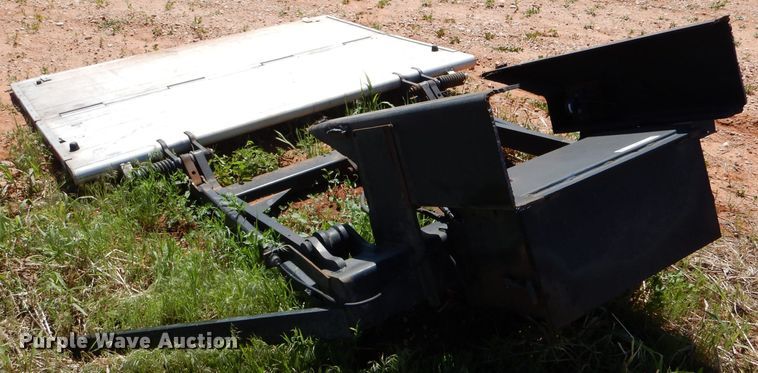 image for item LS9147 2015 Leyman LHLP3500G-8060CS end gate lift