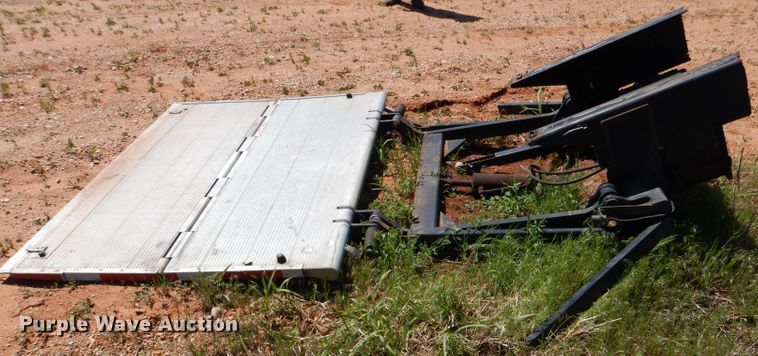 image for item LS9147 2015 Leyman LHLP3500G-8060CS end gate lift