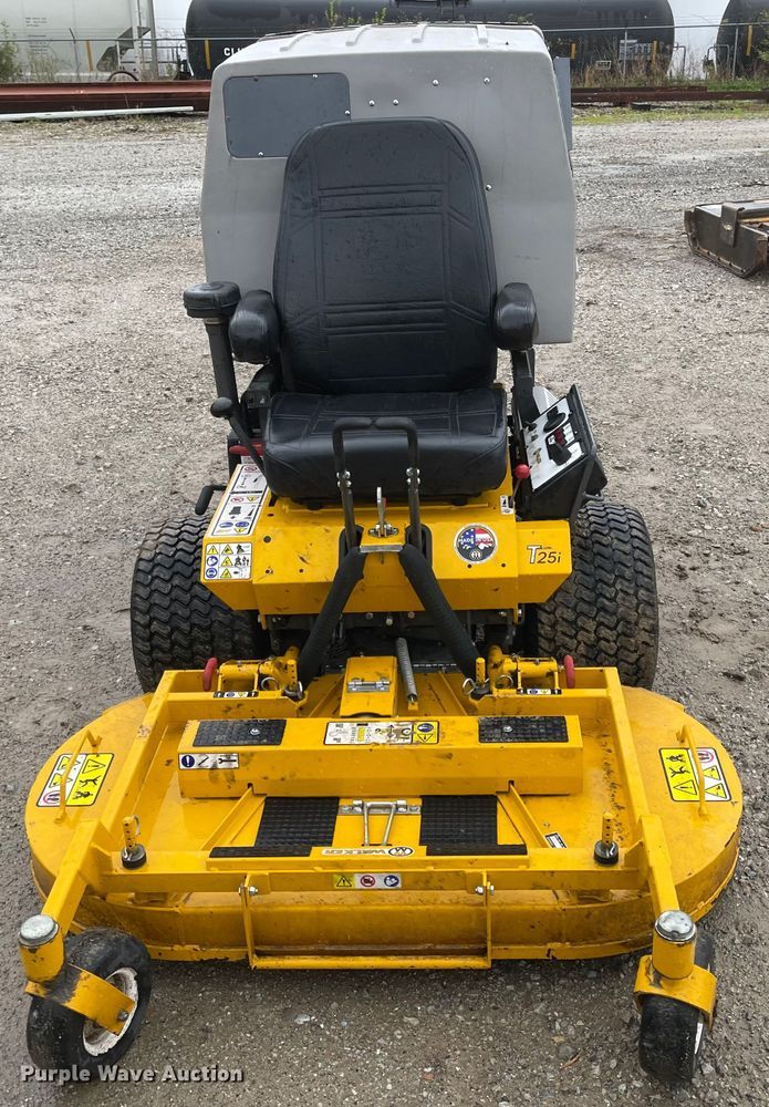 image for item MJ9649 2016 Walker T25i  ZTR lawn mower