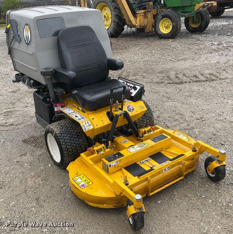 image for item MJ9649 2016 Walker T25i  ZTR lawn mower