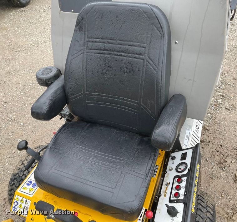 image for item MJ9649 2016 Walker T25i  ZTR lawn mower