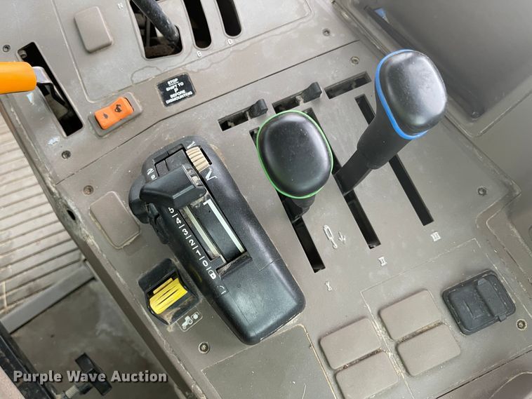 image for item MJ9650 2014 John Deere 6125M  tractor