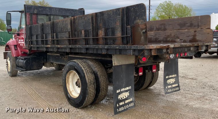 image for item MJ9651 2004 International 7300  dump flatbed truck