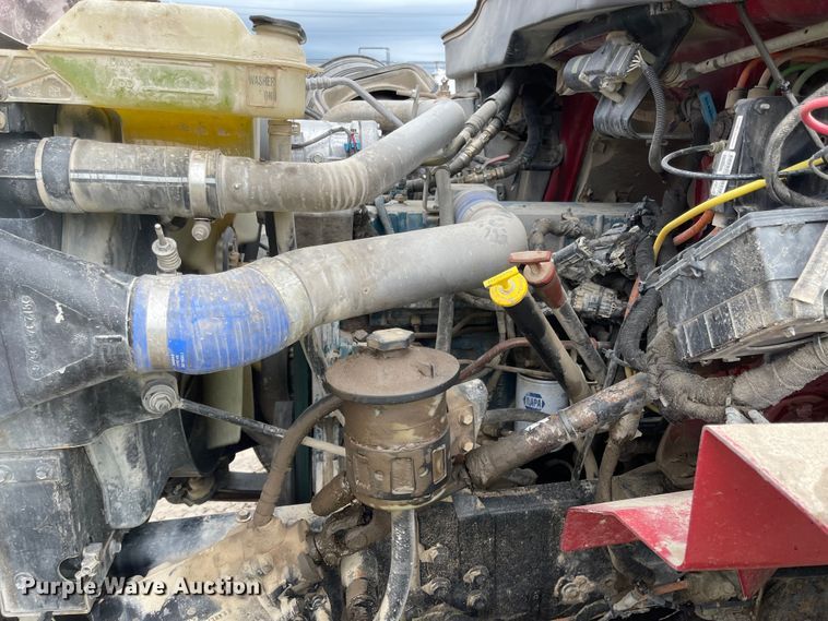 image for item MJ9651 2004 International 7300  dump flatbed truck