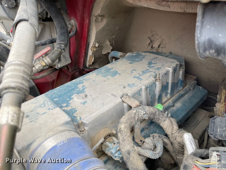 image for item MJ9651 2004 International 7300  dump flatbed truck