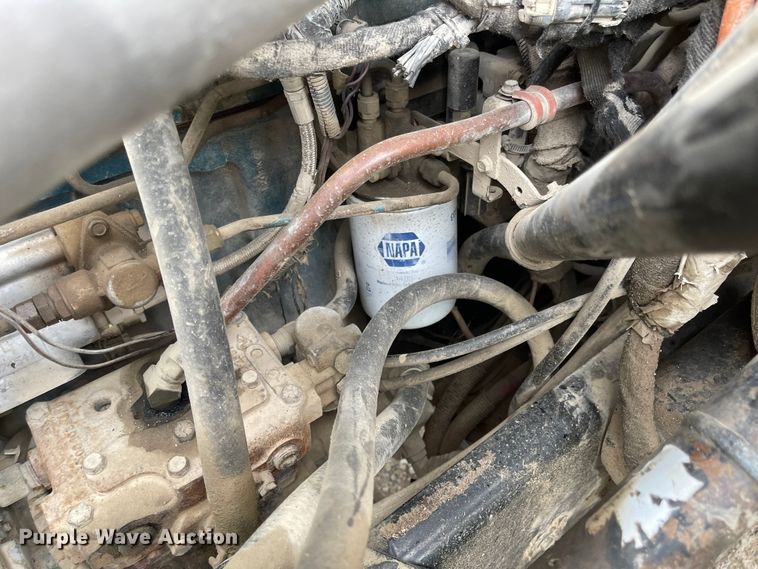 image for item MJ9651 2004 International 7300  dump flatbed truck