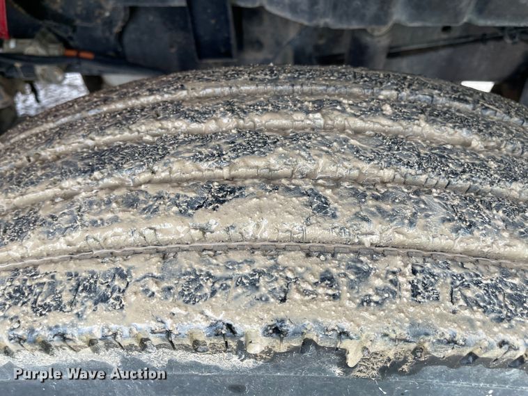 image for item MJ9651 2004 International 7300  dump flatbed truck