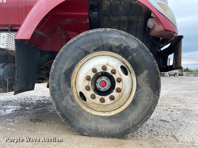 image for item MJ9651 2004 International 7300  dump flatbed truck