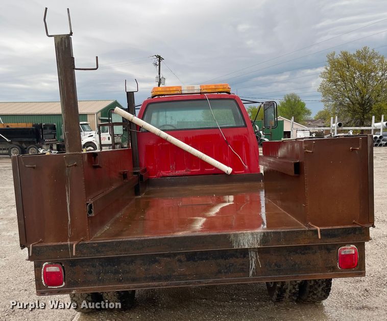 image for item MJ9652 1998 Chevrolet C5500  flatbed truck