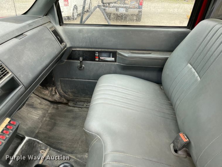 image for item MJ9652 1998 Chevrolet C5500  flatbed truck