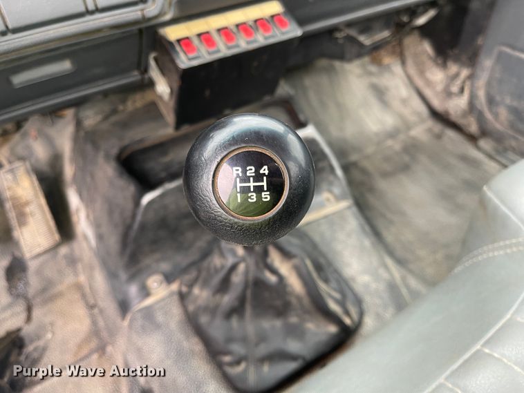 image for item MJ9652 1998 Chevrolet C5500  flatbed truck