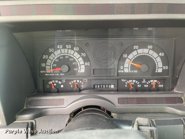 image for item MJ9652 1998 Chevrolet C5500  flatbed truck