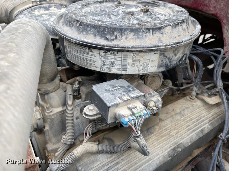 image for item MJ9652 1998 Chevrolet C5500  flatbed truck