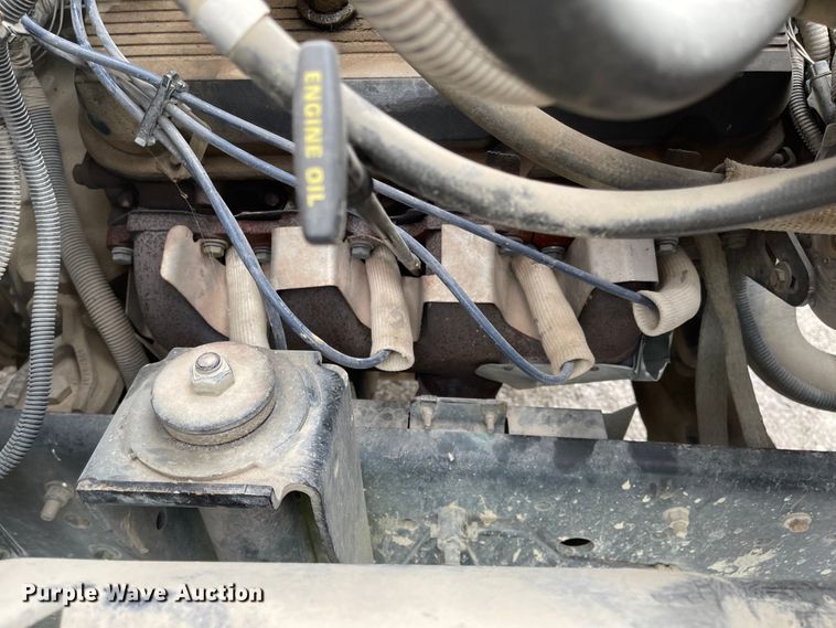 image for item MJ9652 1998 Chevrolet C5500  flatbed truck