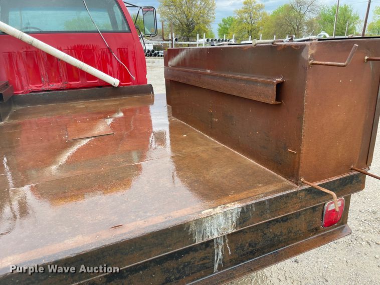 image for item MJ9652 1998 Chevrolet C5500  flatbed truck