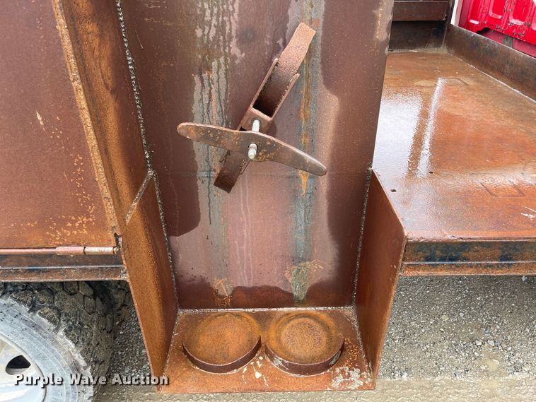 image for item MJ9652 1998 Chevrolet C5500  flatbed truck