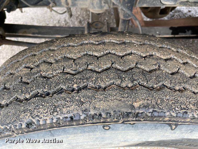 image for item MJ9652 1998 Chevrolet C5500  flatbed truck