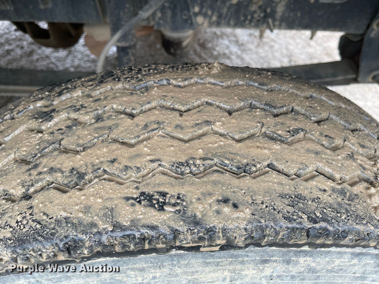 image for item MJ9652 1998 Chevrolet C5500  flatbed truck