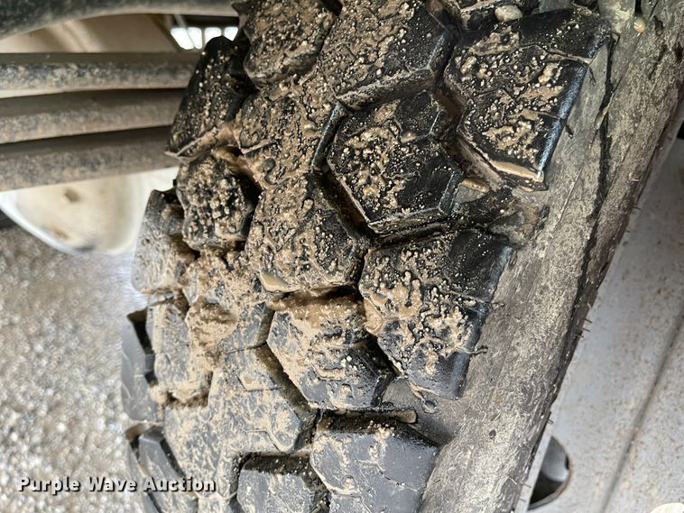 image for item MJ9652 1998 Chevrolet C5500  flatbed truck