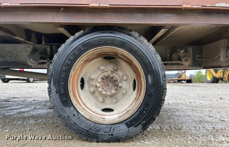 image for item MJ9652 1998 Chevrolet C5500  flatbed truck