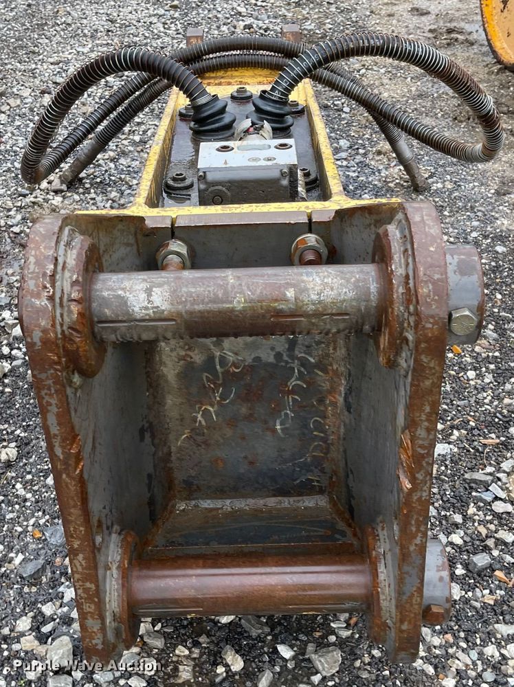 image for item MJ9653 2008 Magnum RHB320  breaker