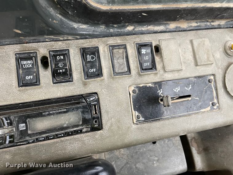 image for item MJ9655 1998 Komatsu PC200LC-6  excavator