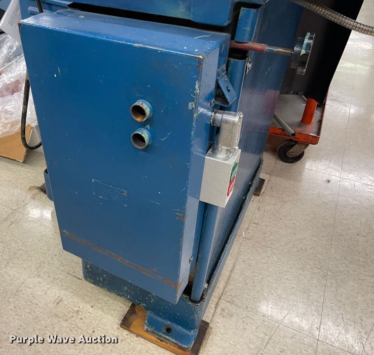 image for item MJ9692 Vinyl cutting machine