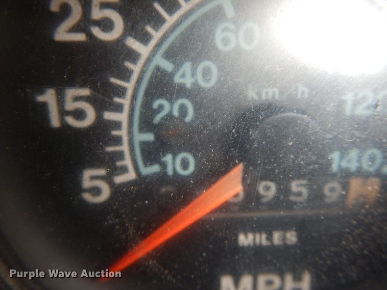 image for item DF6457 1987 International 1955  fertilizer delivery truck