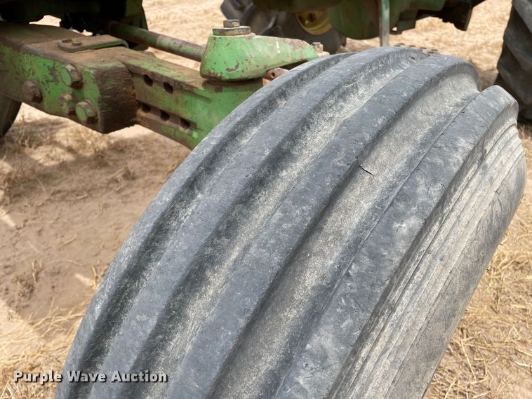 image for item DJ5131 1982 John Deere 4640  tractor