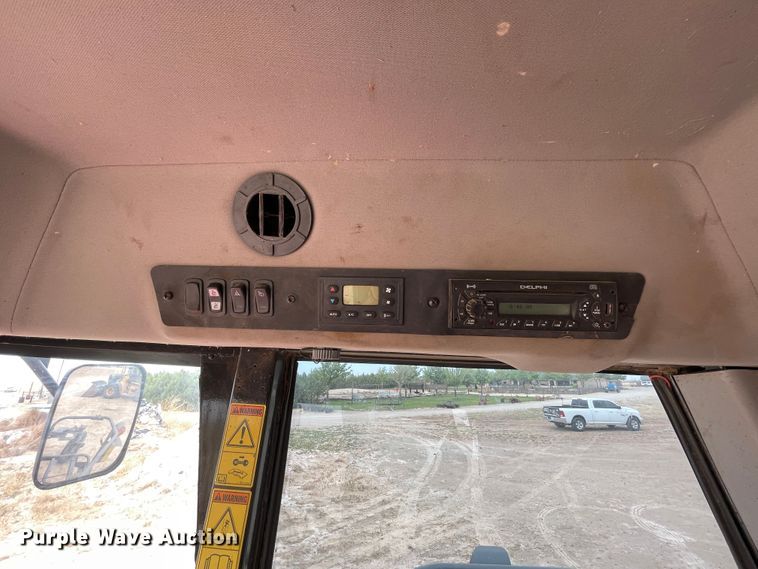 image for item DJ5133 2014 Massey Ferguson WR9760  windrower